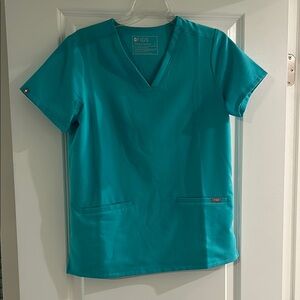 Figs oasis scrub top